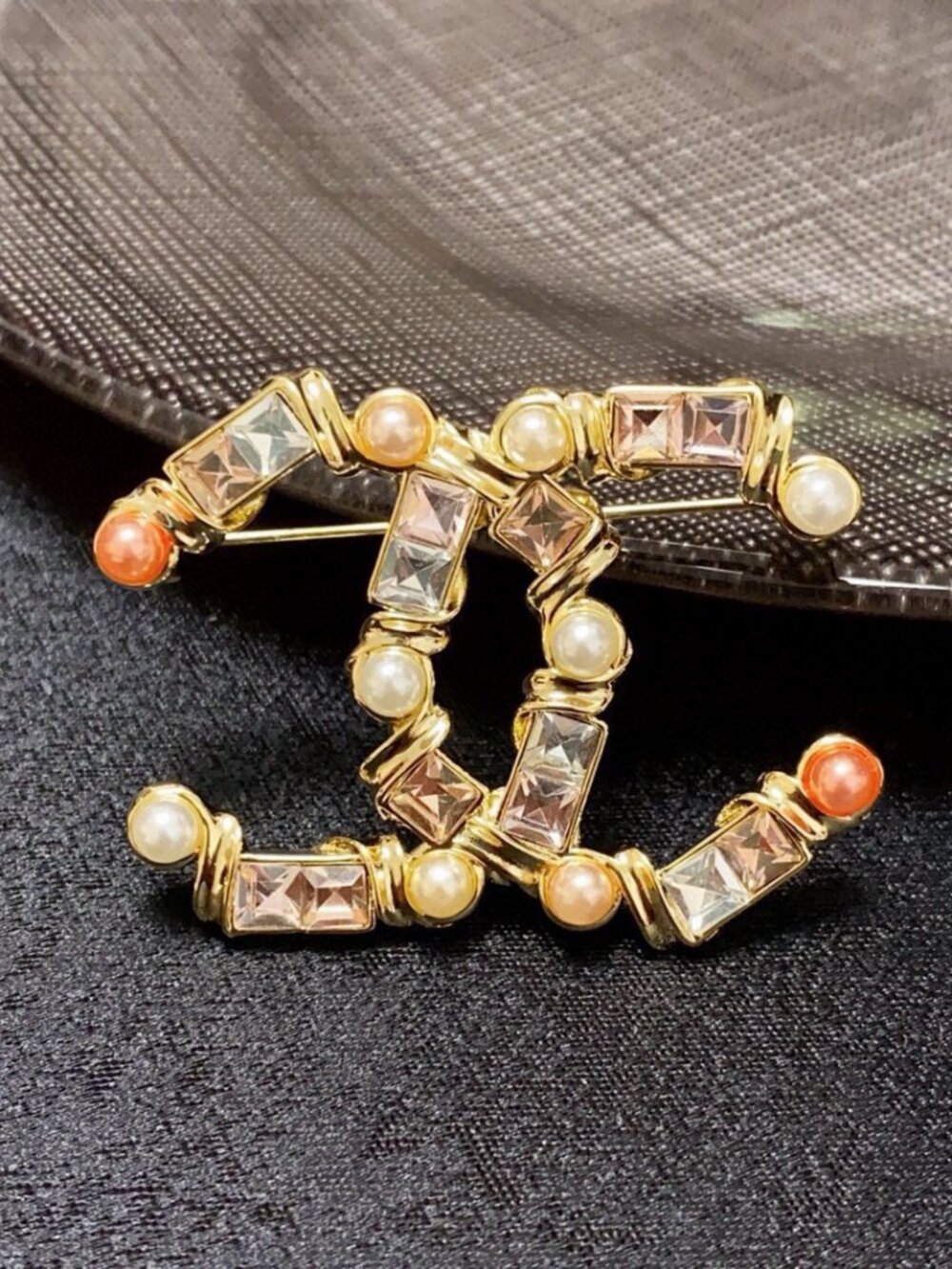 Authentic Chanel Rectangle Crystal Pearl CC Brooch Pin | Brand New Unworn - Picture 3 of 5